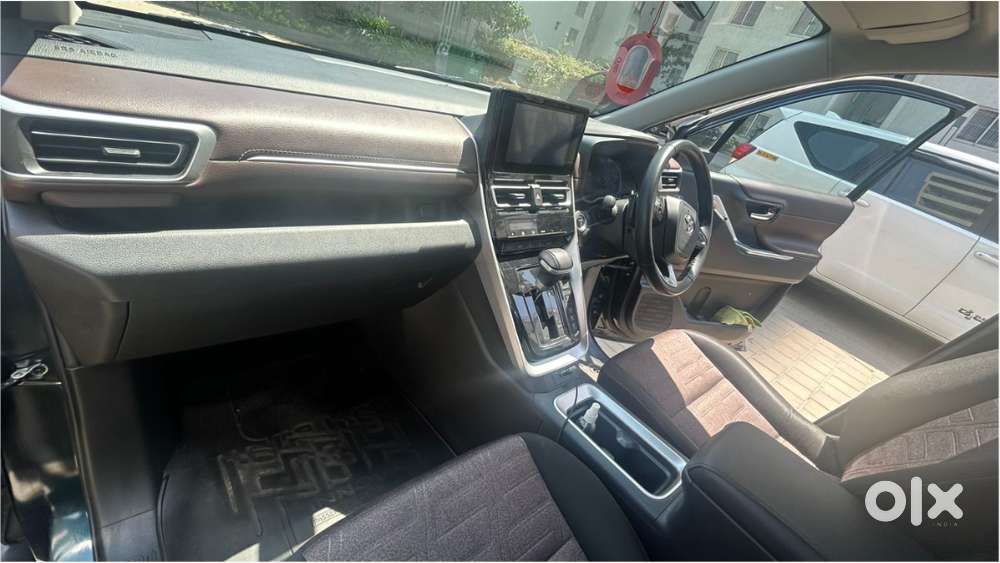 Toyota Innova Hycross Vx Hybrid 2023  1st Owner  22k Kms  Top Condi