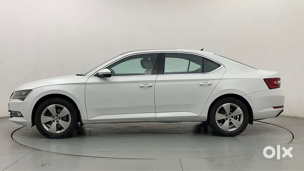 Skoda Superb [ ] 1.8 Style Tsi At, 2017, Petrol