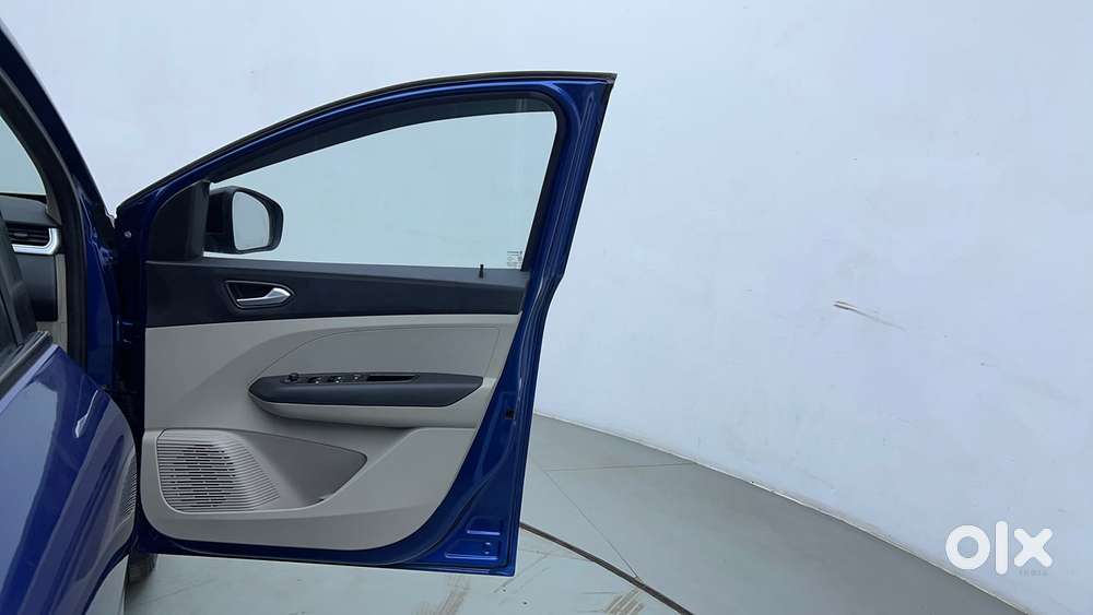 Renault Triber Rxz Easy-r Amt, 2023, Petrol