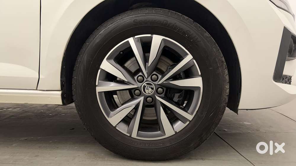 Skoda Slavia Style 1.5l Tsi Dsg, 2022, Petrol