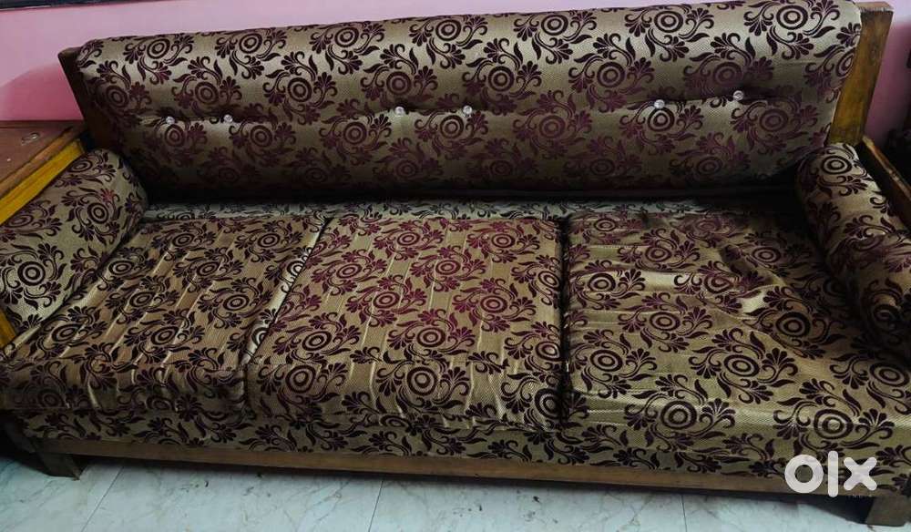 old 5 seater sofa