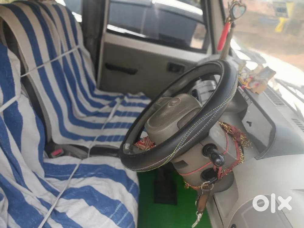 Car Super Condition Mein Hai