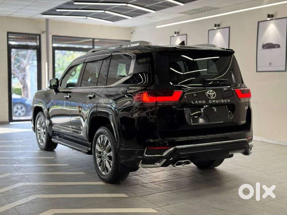 Toyota Land Cruiser Zx Petrol, 2025, Petrol