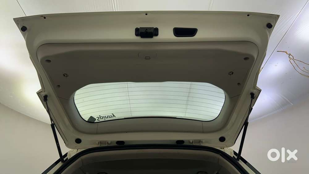 Mahindra Xuv300 W8 (o) 1.5 Diesel Amt, 2023, Diesel