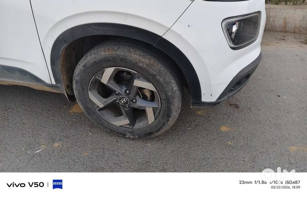 Hyundai Venue 2020 Petrol 130000 Km Driven