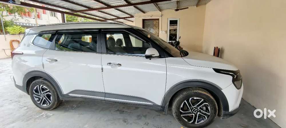Kia Carens 2023 Diesel.withextra High Fog Lamp