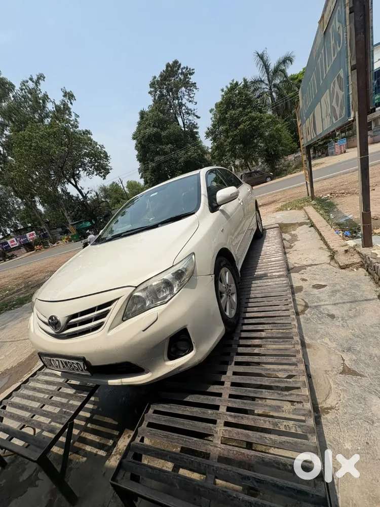 Toyota Corolla Altis 2011 Manual Petrol
