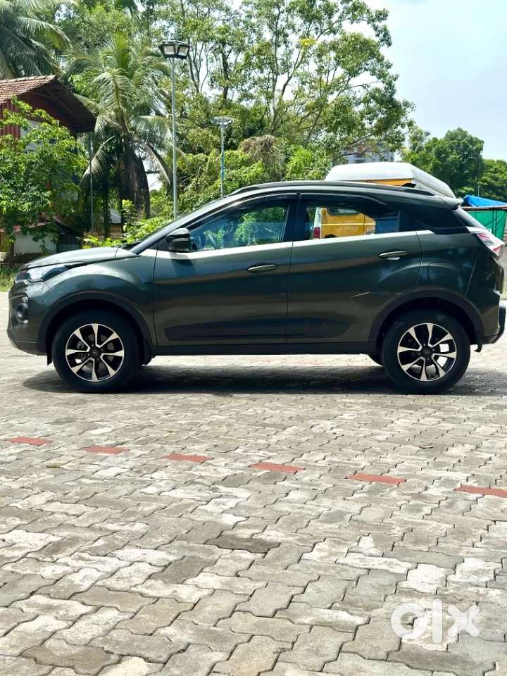 Tata Nexon 1.2 Revotron Xza Plus, 2020, Petrol