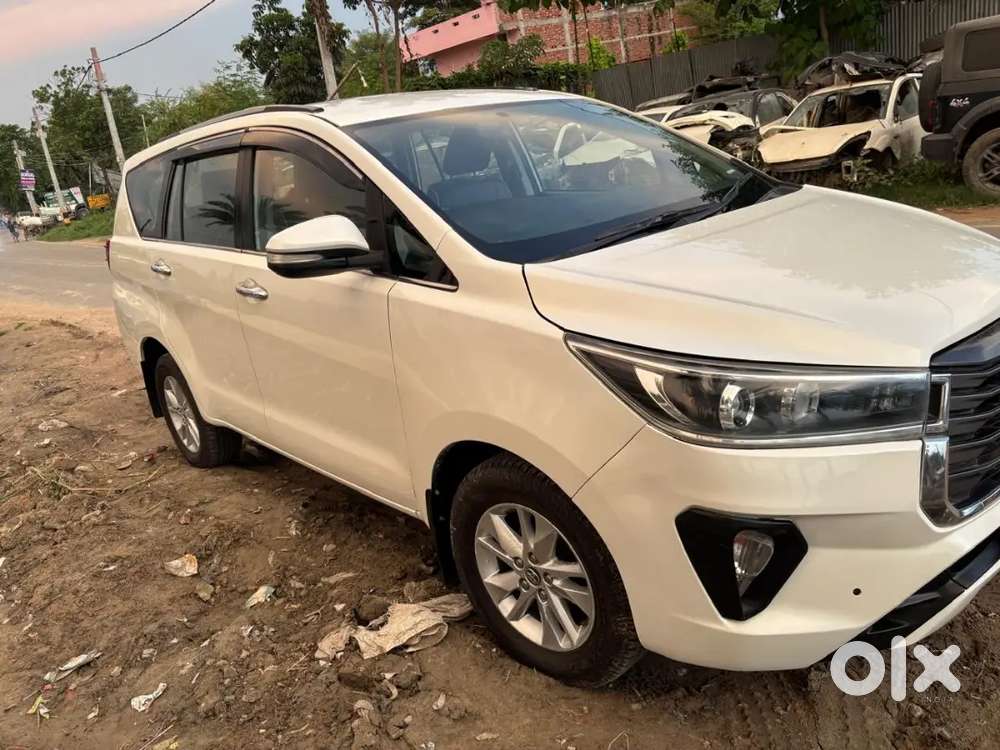 Toyota Innova Crysta 2017 Available