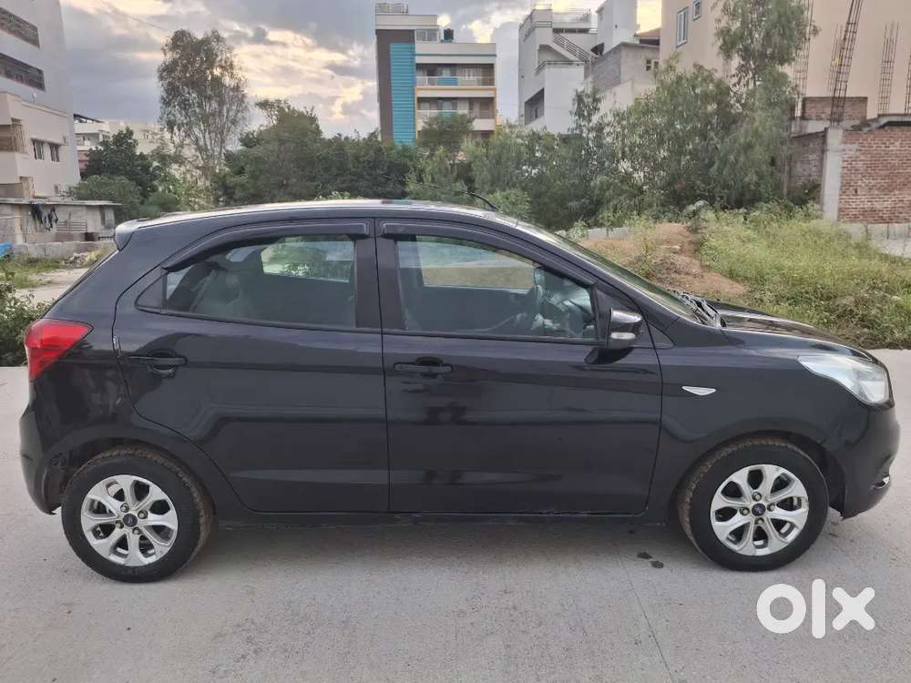 Ford Figo 1.2 Titanium Petrol 2016