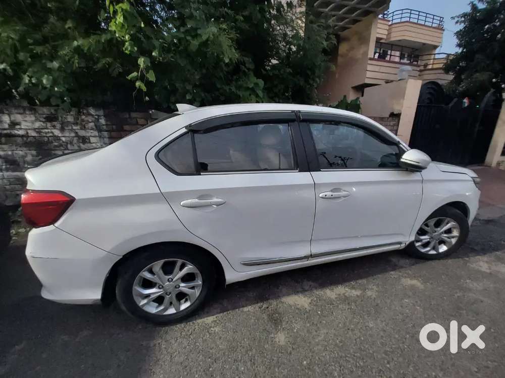 Excellent Condition Honda Amaze Top Model Urgent Sale. Vip Number