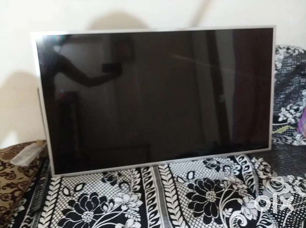 49 inches panasonic smart tv