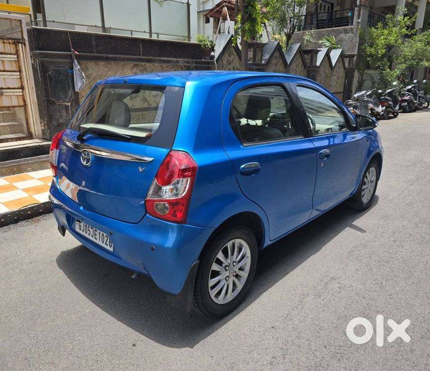 Toyota Etios Liva V Limited, 2013, Petrol