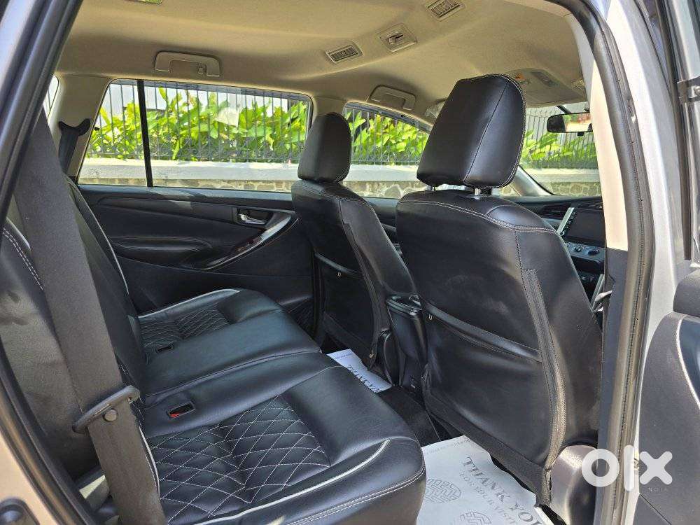 Toyota Innova Crysta 2.4 G Plus Mt 8 Str, 2024, Diesel
