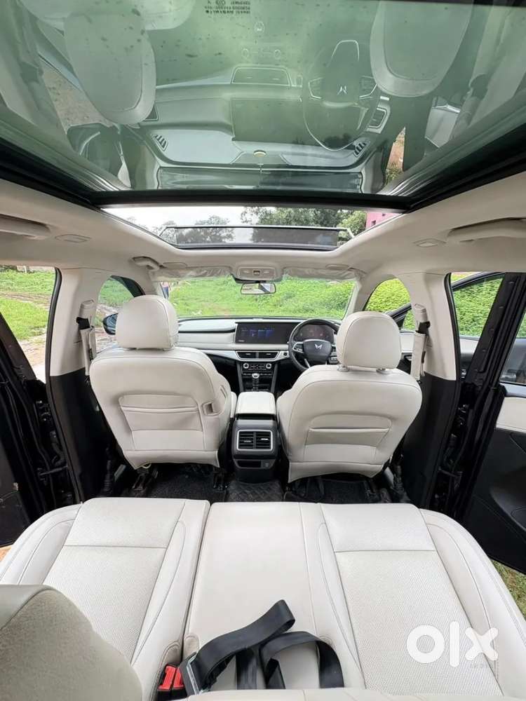 Mahindra Xuv700 2.2 Ax 7 Diesel At Luxury Pack Str, 2023, Diesel