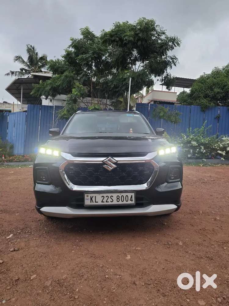 Grand Vitara Zeta Petrol Black 2024 18000kms @13,95,000