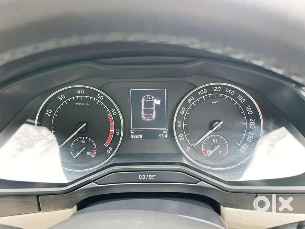 Skoda Superb [ ] 1.8 Style Tsi At, 2018, Petrol
