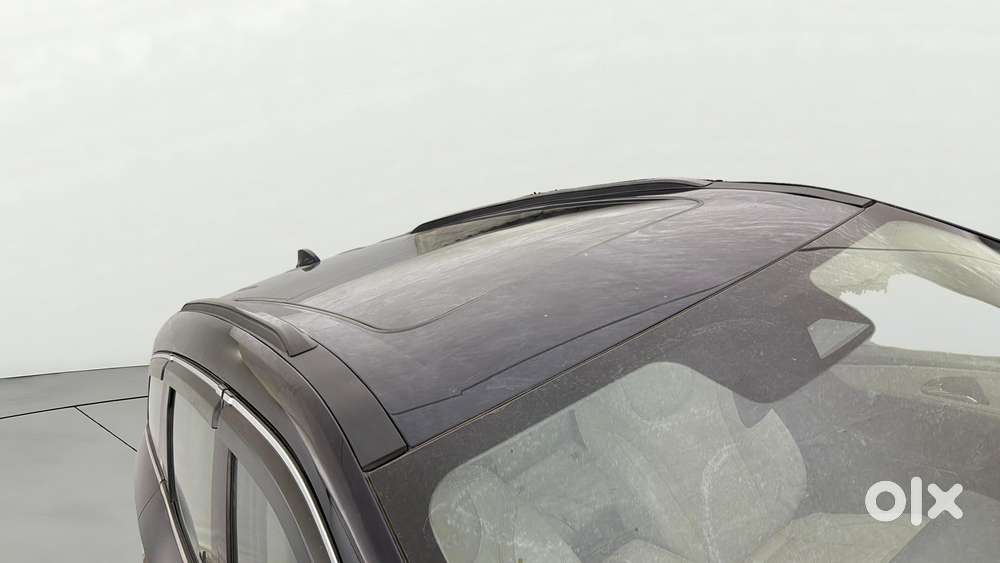 Mahindra Xuv700 2.0 Ax 7 Petrol At Str, 2022, Petrol