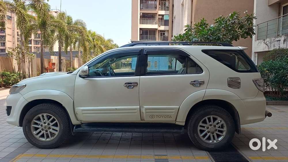 Toyota Fortuner 2014 Diesel 275000 Km Driven