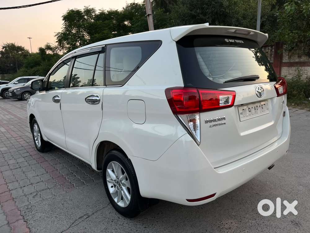 Toyota Innova Crysta 2.7v Mt, 2017, Petrol