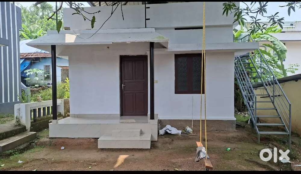 2bhk independent house rent aluva pulinchode near Garage