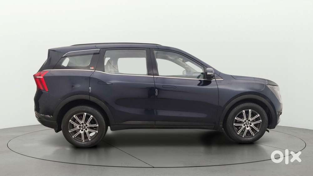 Mahindra Xuv700 2.0 Ax 7 Petrol At Str, 2022, Petrol