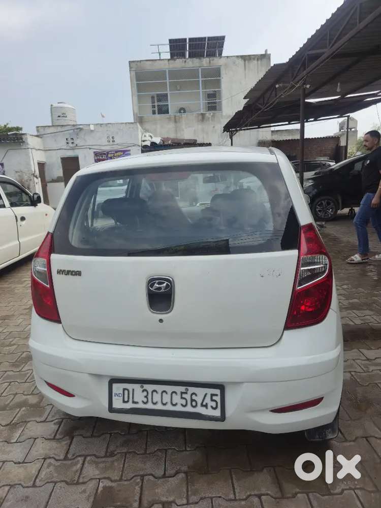 Hyundai I10 2015 Petrol +cng 46000 Km Driven