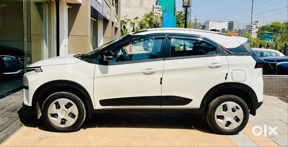 Tata Nexon Pure Plus (s) Petrol Amt, 2025, Petrol