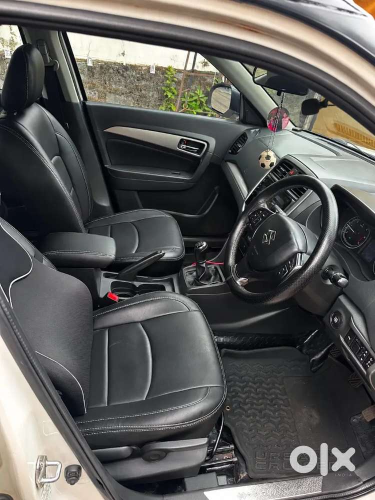 2017 Maruti Suzuki Brezza Zdi+ Dual Tone