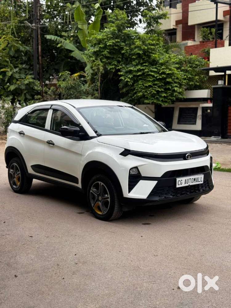 Tata Nexon Smart Plus1.2 Revotron Petrol 5 Mt, 2024, Petrol