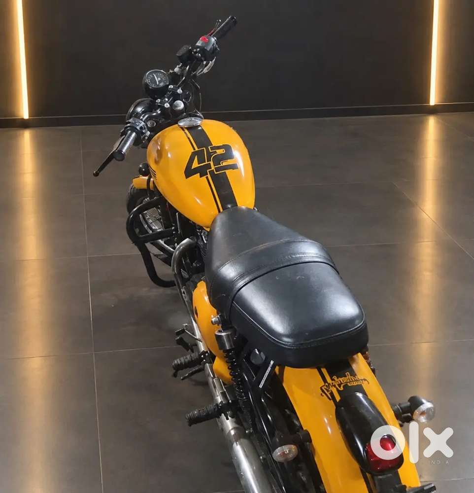 Jawa 42 2020 bike just 99000 , 3rd Owner only on documents.