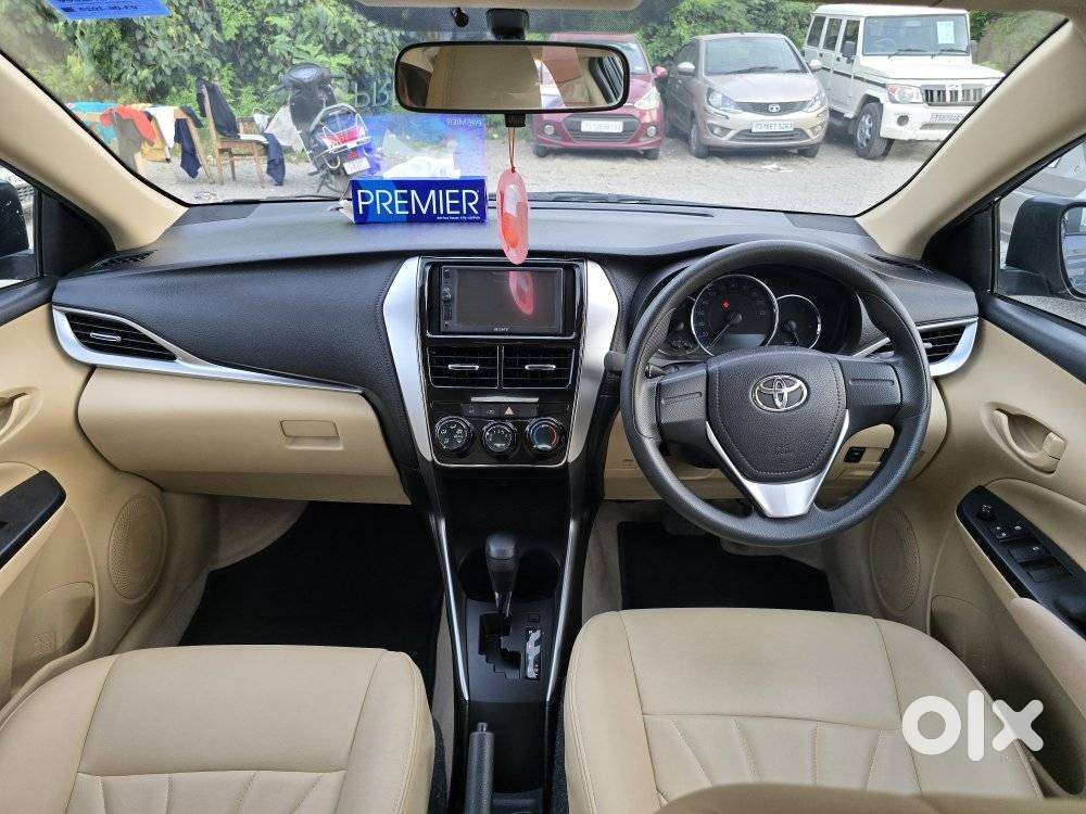 Toyota Yaris J Cvt, 2019, Petrol