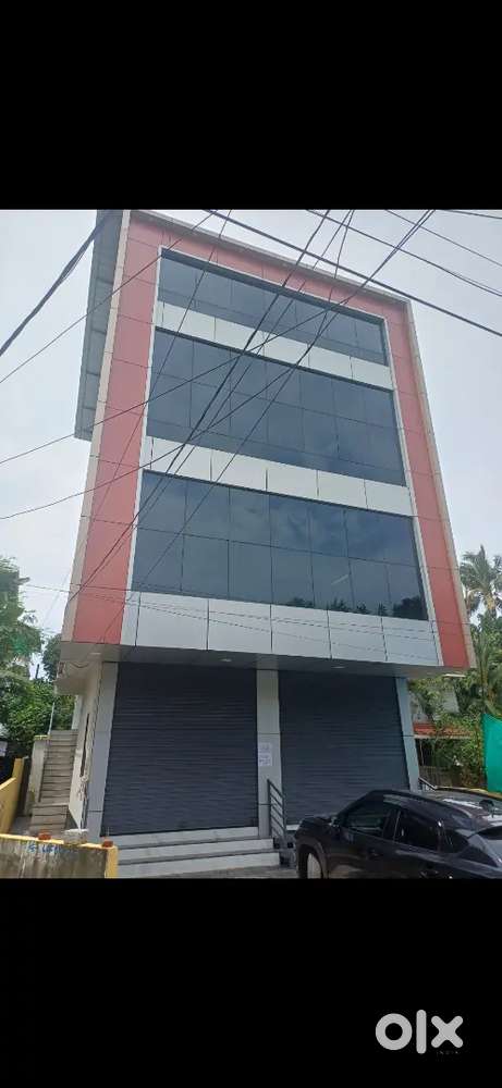 Asking price 2.30 cr rent 1.05 lakhs 4 cent vytila commercial building