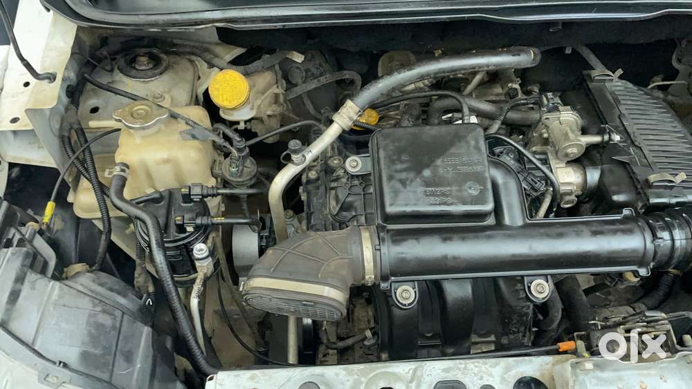 Renault Triber Rxz, 2022, Petrol