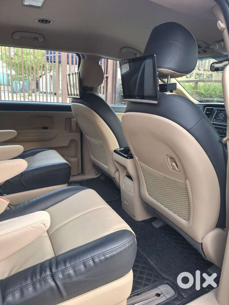 Kia Carnival Premium, 2021, Petrol