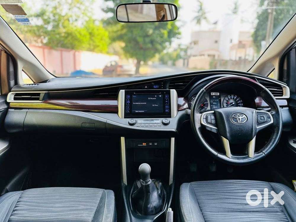 Toyota Innova Crysta 2.4 V 7 Str, 2016, Diesel