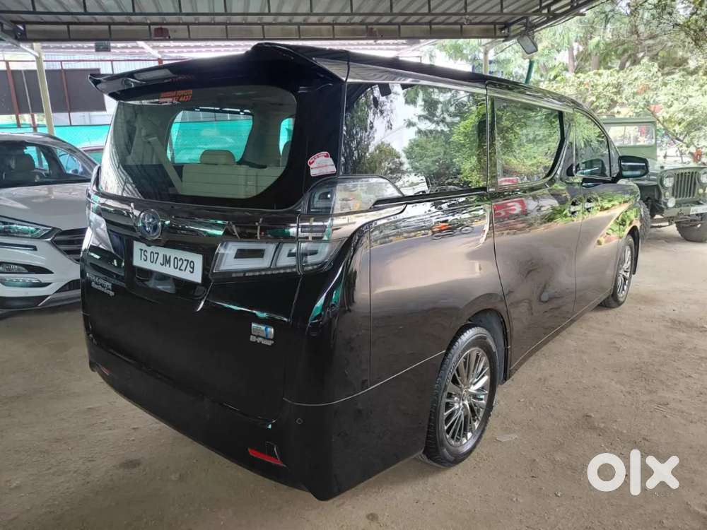 Toyota Vellfire 2.5 Hybrid, 2022, Petrol