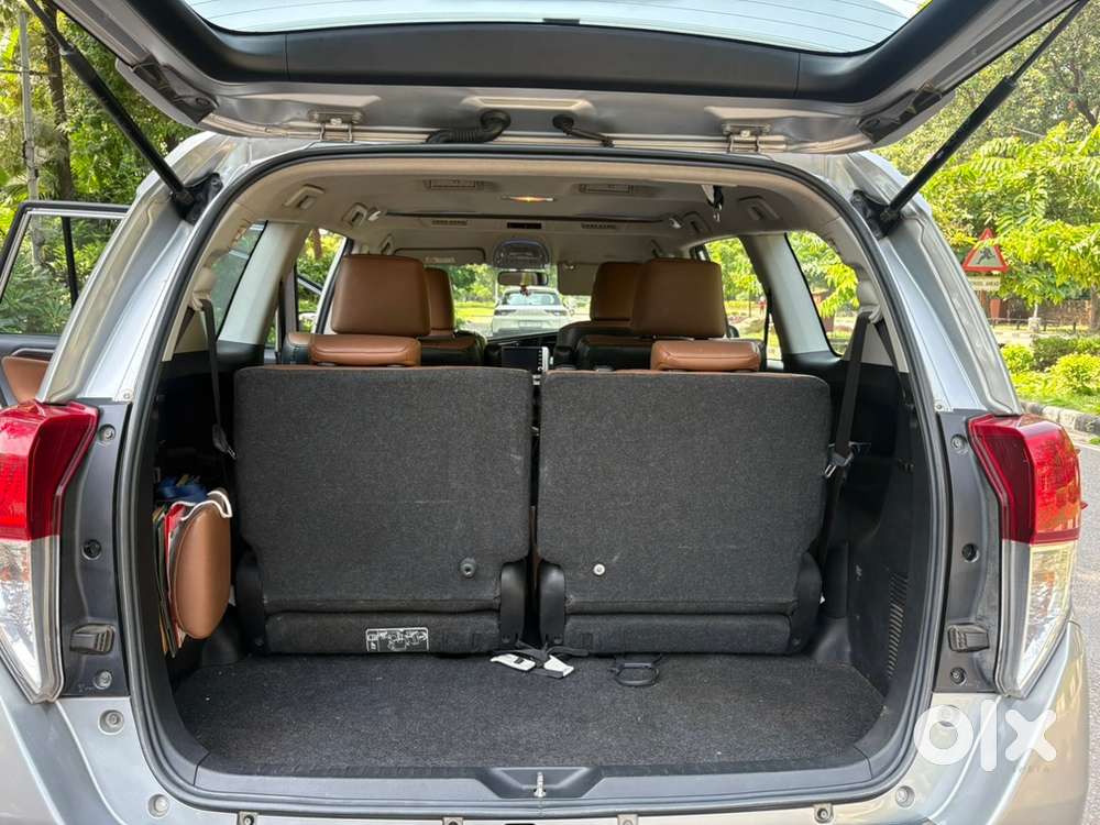 Toyota Innova Crysta Top Model -(2022 November )