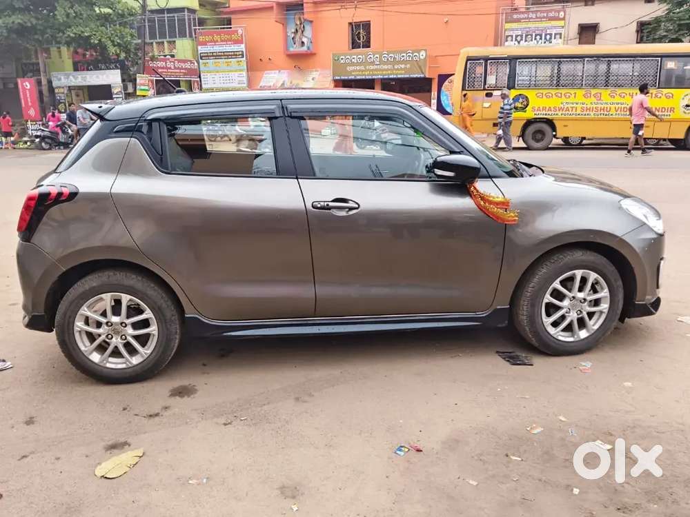 Maruti Suzuki New-gen Swift 2022 Petrol 31800 Km Driven