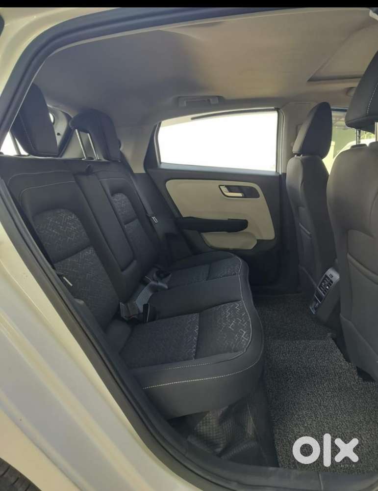 Tata Altroz Xz Plus (s), 2024, Petrol