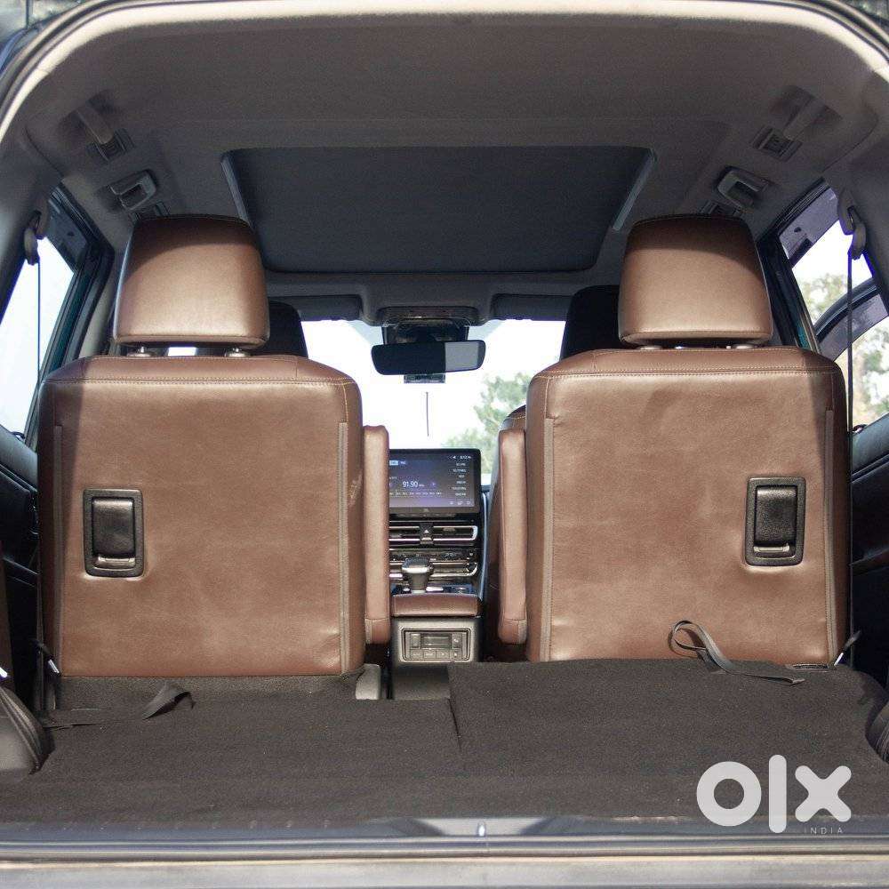Toyota Innova Hycross 2.0 Zx (o) Hybrid 7 Str, 2024, Petrol