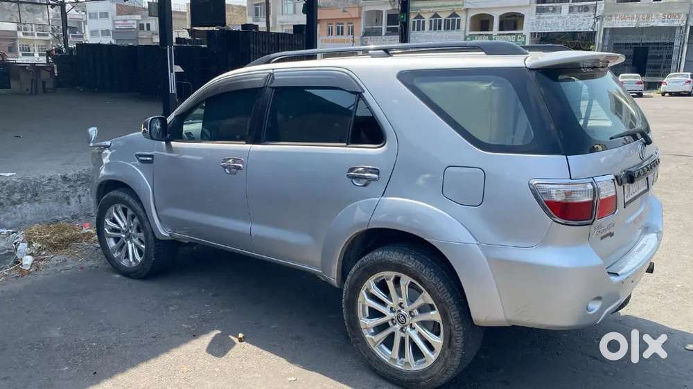 Toyota Fortuner 3.0 2011