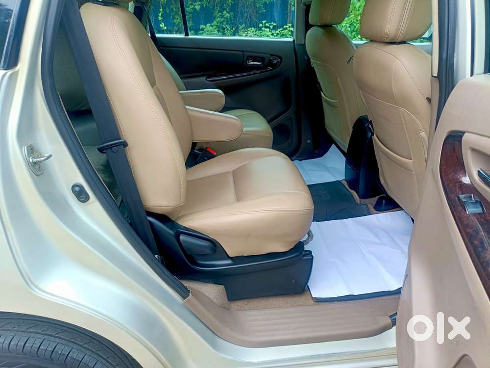 Toyota Innova 2.5 Z Diesel 7 Seater, 2015, Diesel