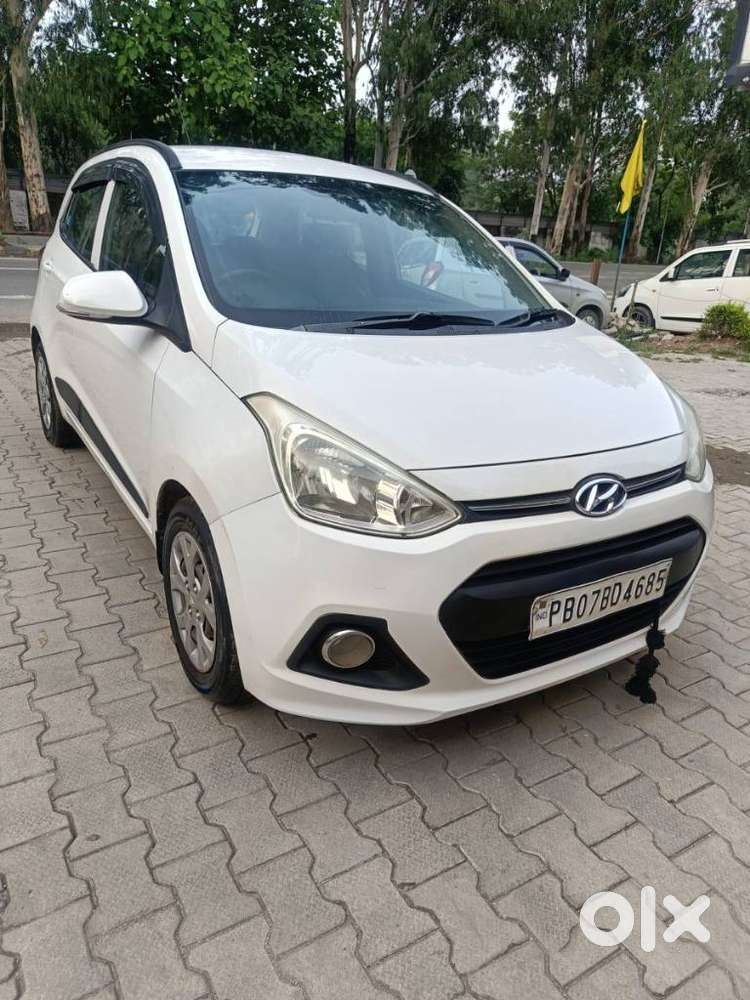 Hyundai Grand I10 Sportz, 2016, Petrol