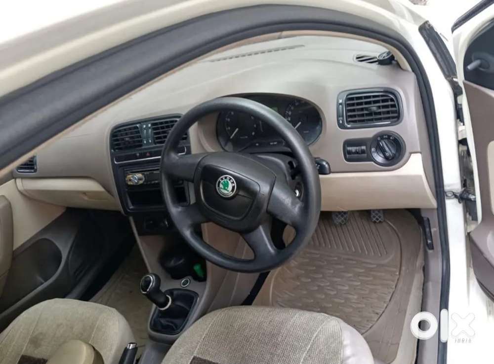 Skoda Rapid 1.6 Mpi Ambition Plus, 2012, Petrol