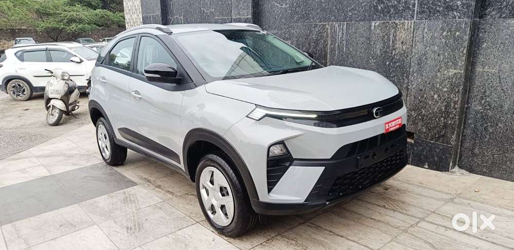 Tata Nexon Pure 1.2 Revotron Petrol 6 Mt, 2025, Petrol