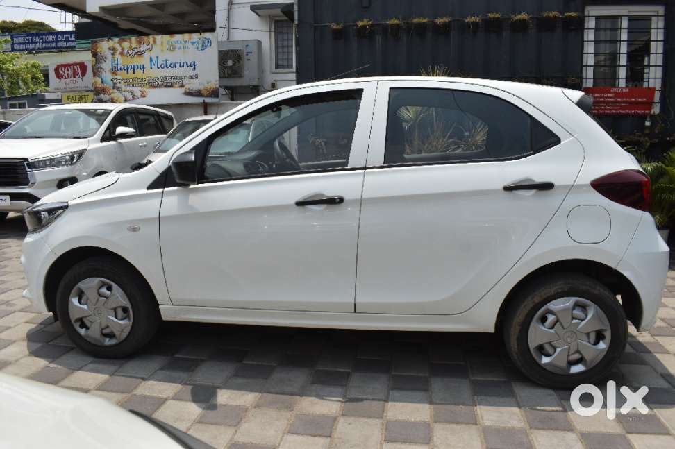 Tata Tiago 1.2 Revotron Xm, 2023, Petrol