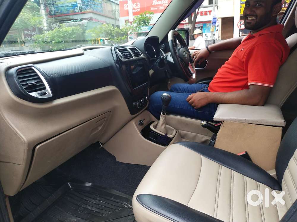 Mahindra Tuv 300 Mhawk100 T8, 2016, Diesel