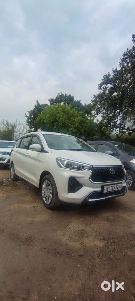 Toyota Rumion S Cng Manual Dual Tone, 2025, Cng & Hybrids