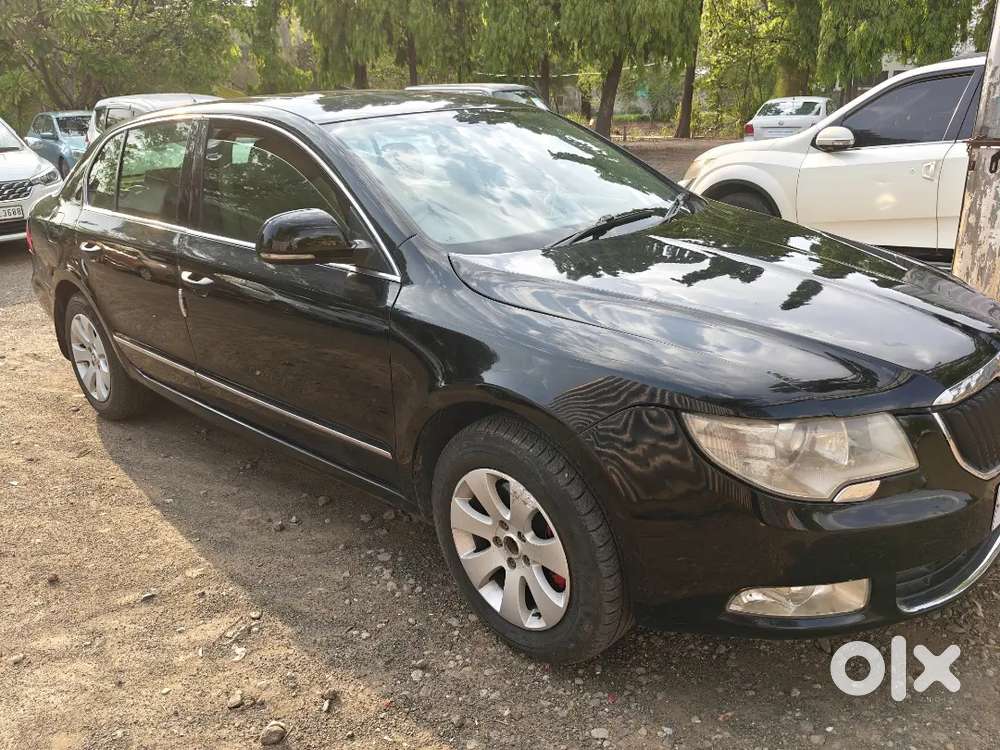 Skoda Superb Elegance 2.0 At , Button Start , Sunroof
